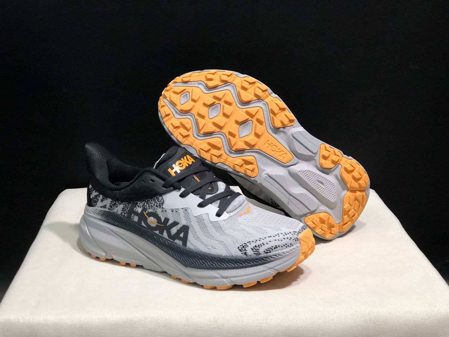 HOKA Challenger ATR 7
