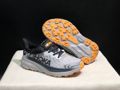HOKA Challenger ATR 7