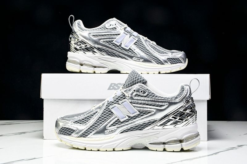 906RBT NEW BALANCE THE BASEMENT X