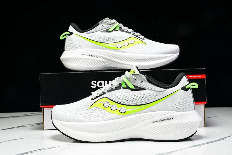 SAUCONY TRIUMPH 21