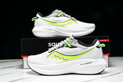 SAUCONY TRIUMPH 21