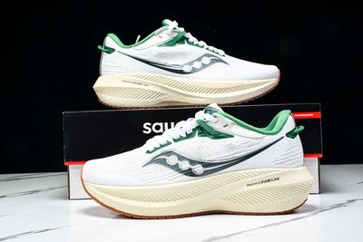 SAUCONY TRIUMPH 21
