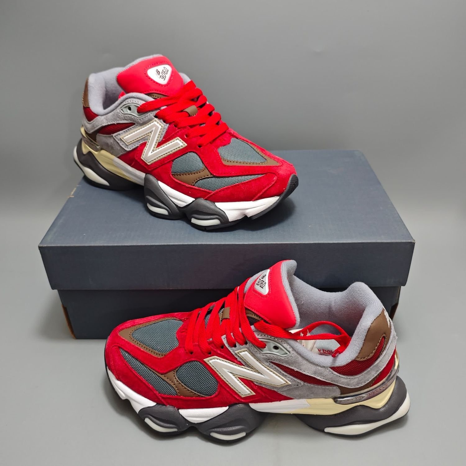 9060 True Red &amp; Grey