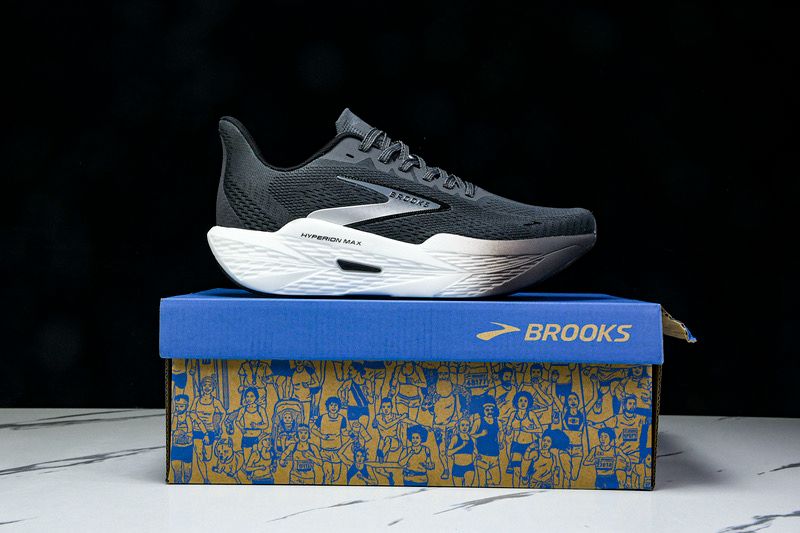 BROOKS HYPERION MAX 2