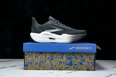 BROOKS HYPERION MAX 2