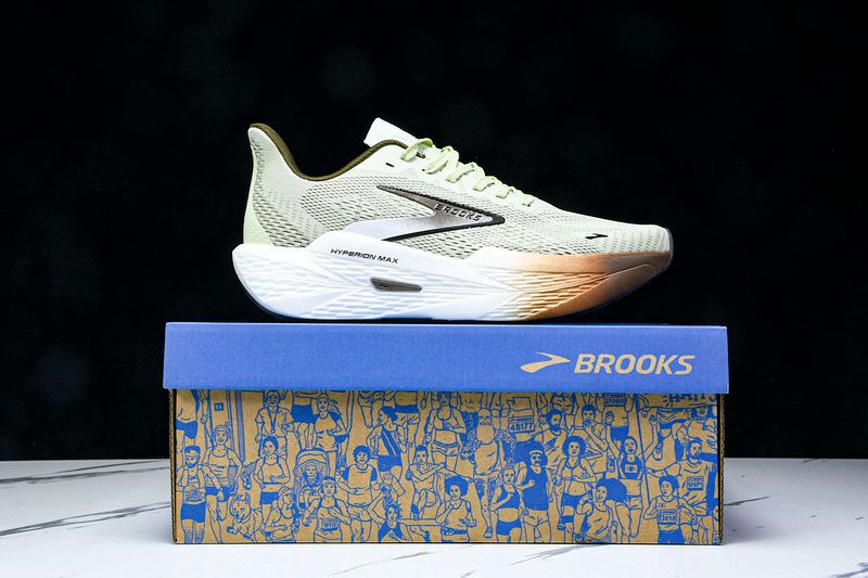BROOKS HYPERION MAX 2
