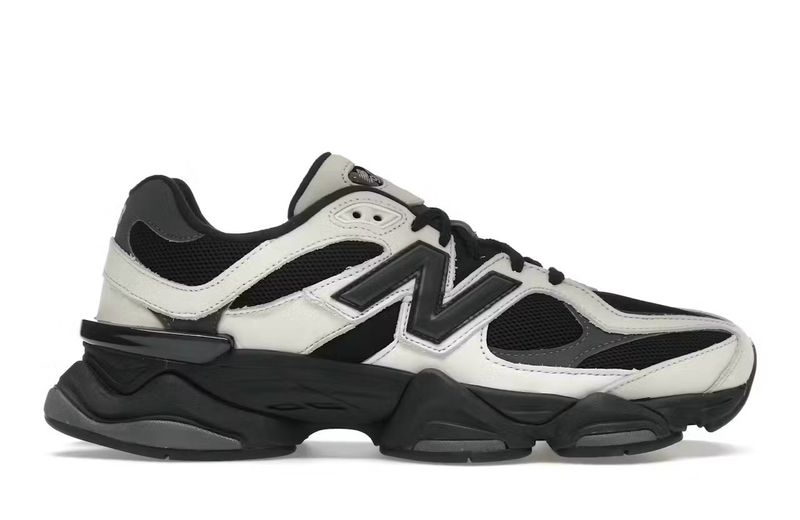 9060 Off White Black