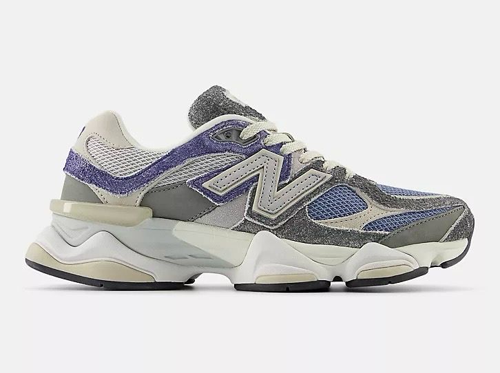 Dusk shower with castlerock and slate grey