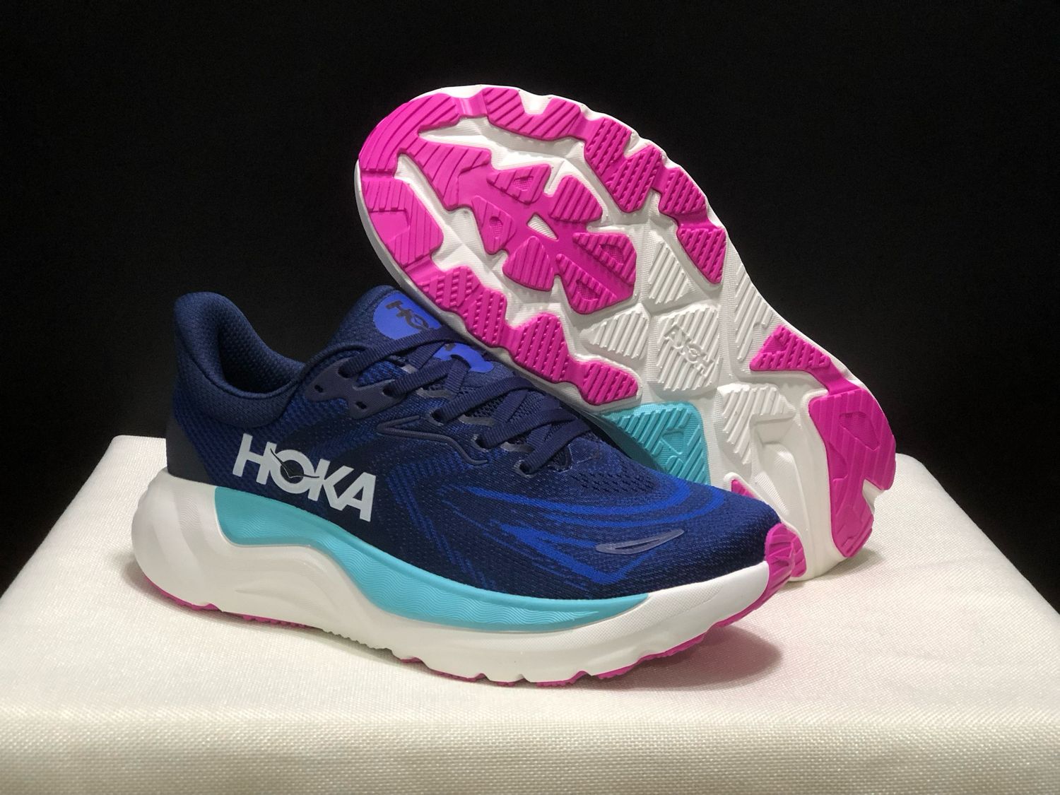 HOKA ONE ONE CHALLENGER 8