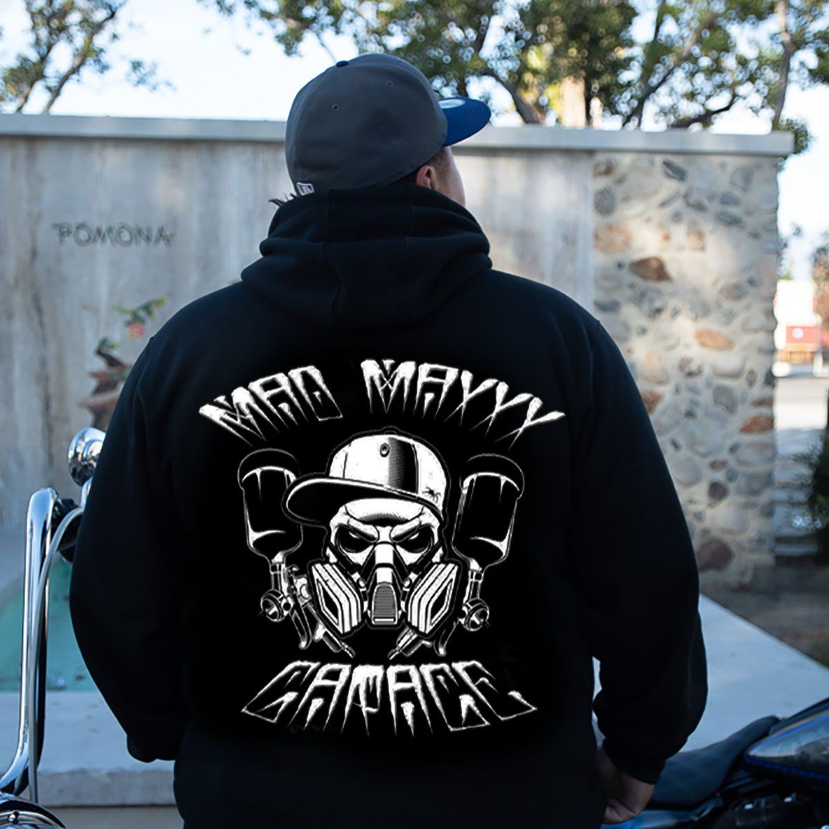 MMG GAS MASK BLACK SWEATER