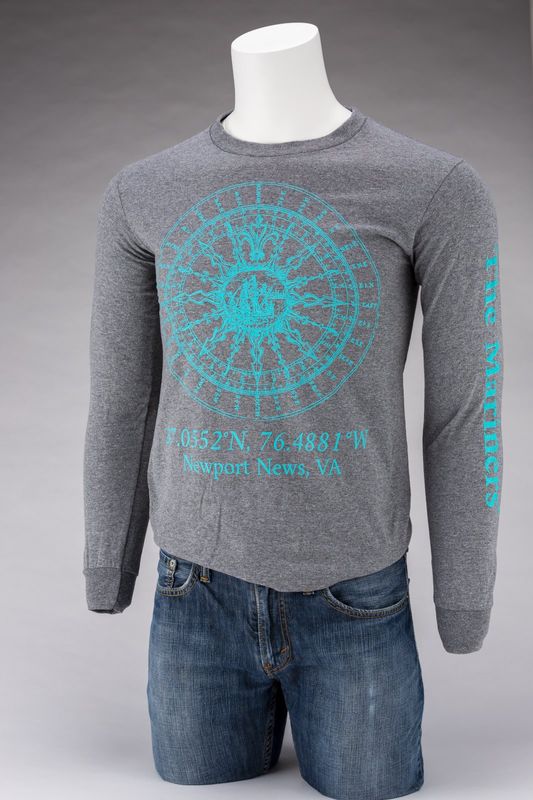 Compass Rose Long Sleeve Graphite