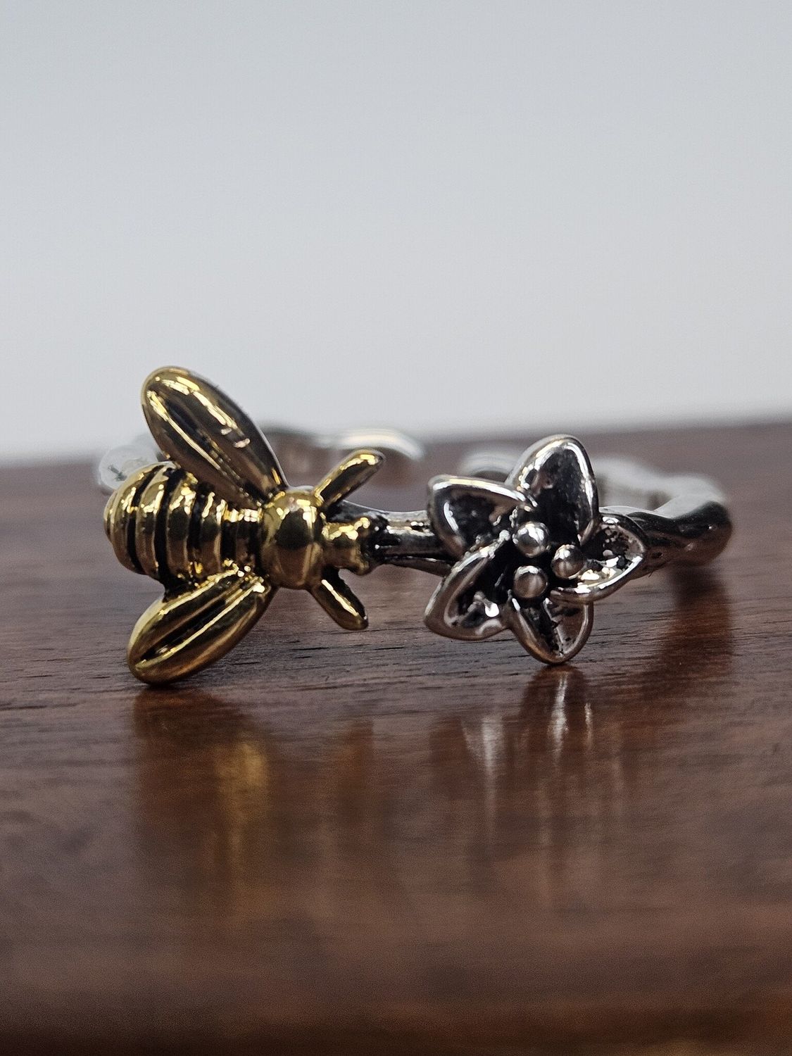 Bee &amp; Flower Ring