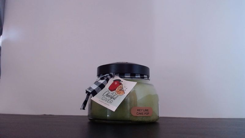 Key Lime Cake Pop Candle 22oz