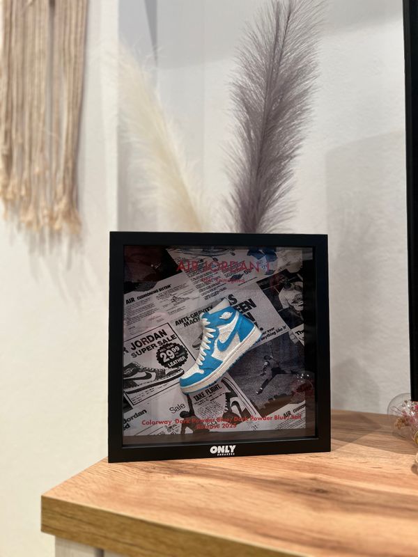 Sneaker Frame Unc