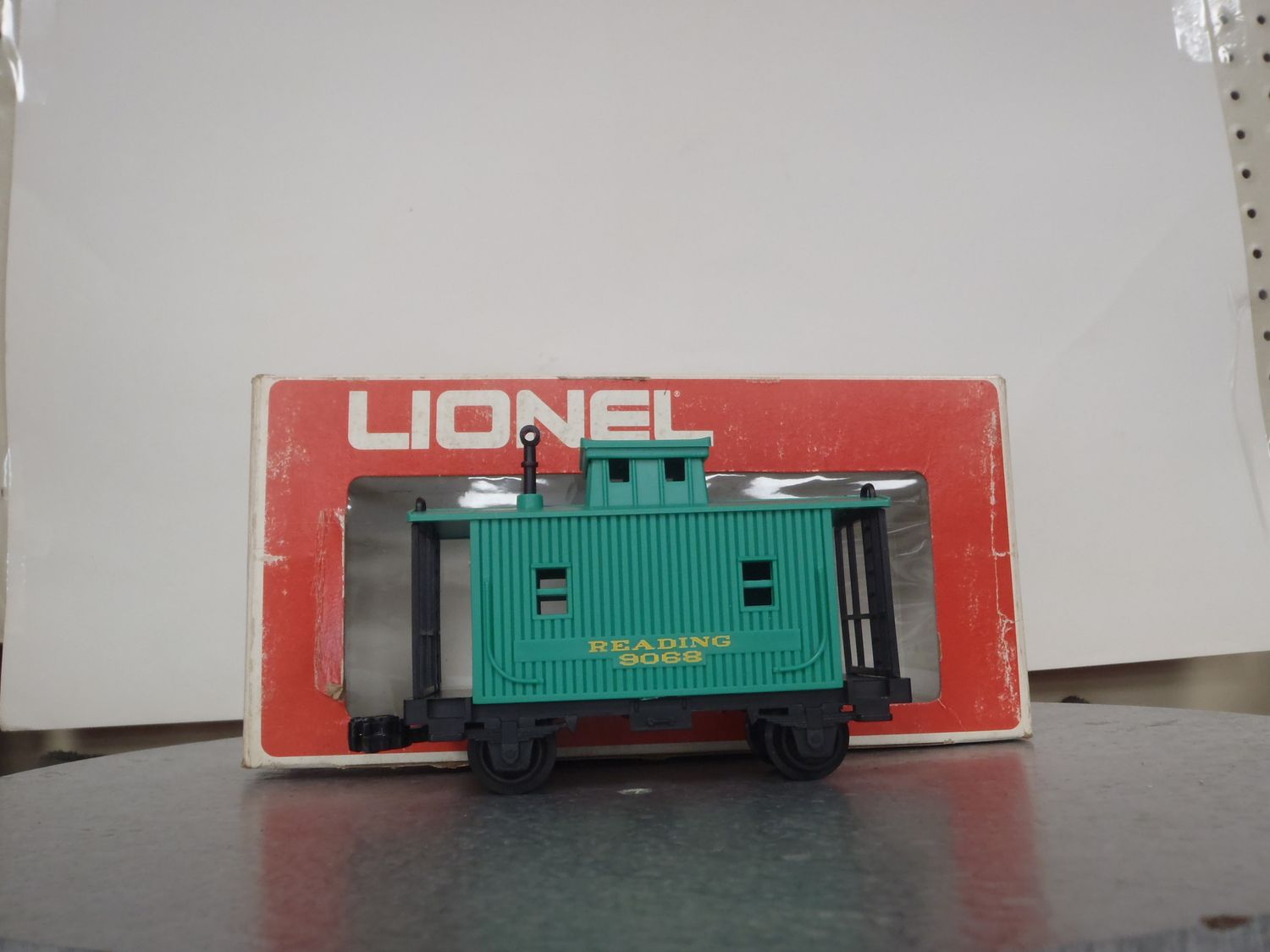 Lionel Bobber Caboose Reading 6-9068