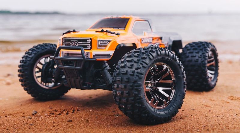 1/10 GRANITE 3S BLX 4WD Brushless Monster Truck with Spektrum RTR, Orange/Black