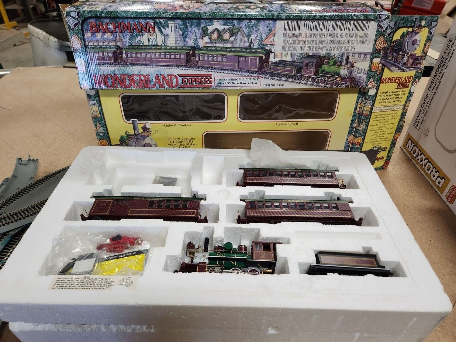 Bachmann Wonderland Express No 25001 2-6-0 Steam Locomotive &amp; Tender Set #1 (used  item ho on30