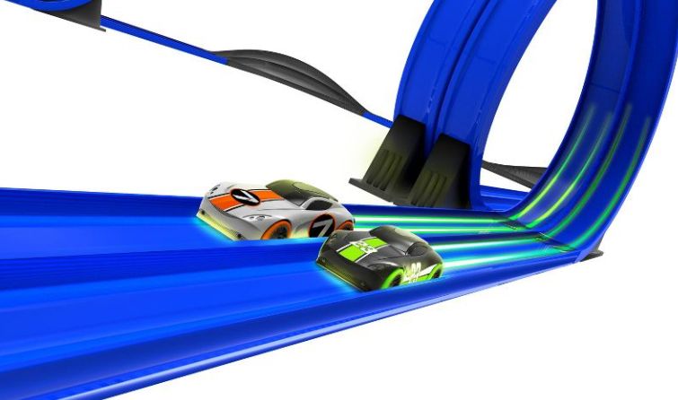 Tracer Racers RC Super Looper Speedway Glow In The Dark Race Set