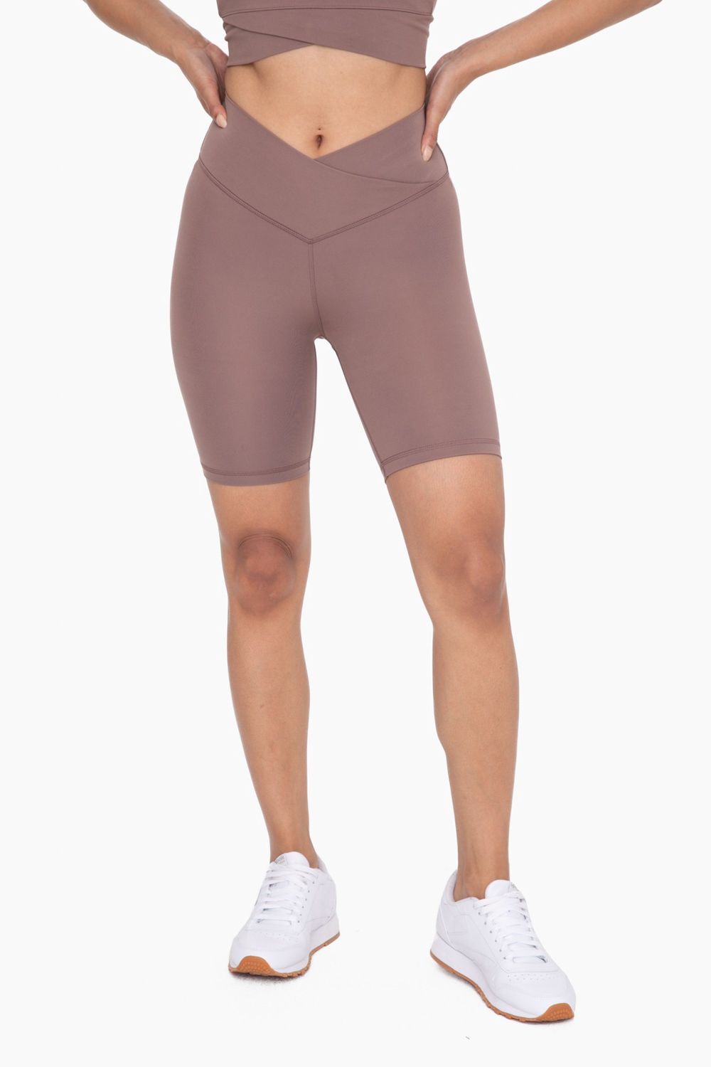 Venice Crossover Waist Biker Shorts (Deep Taupe)