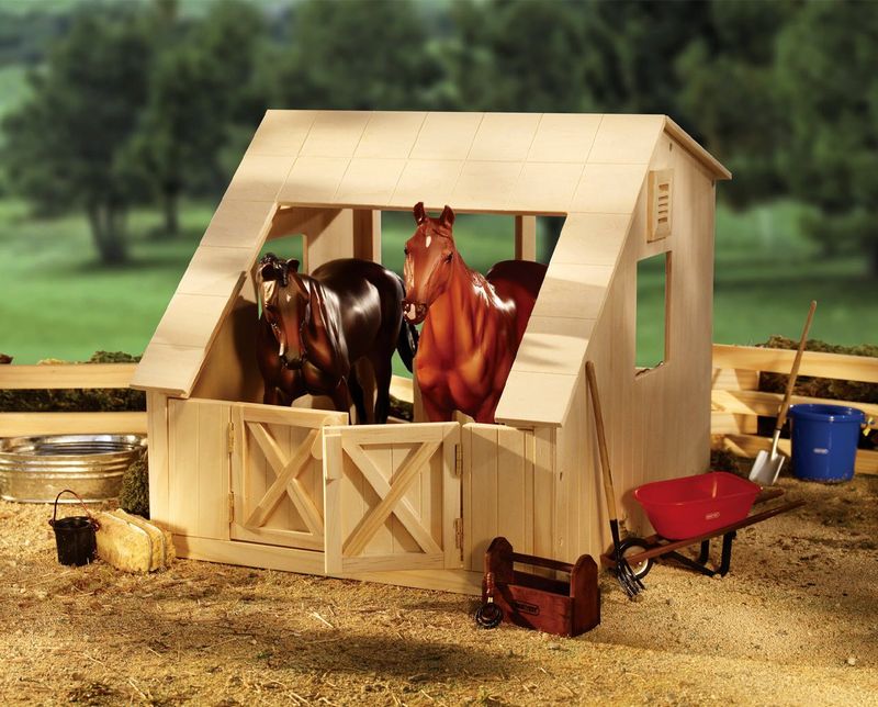 Wooden Stable 306