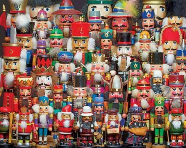 Nutcracker Collection 1000 Piece Jigsaw Puzzle