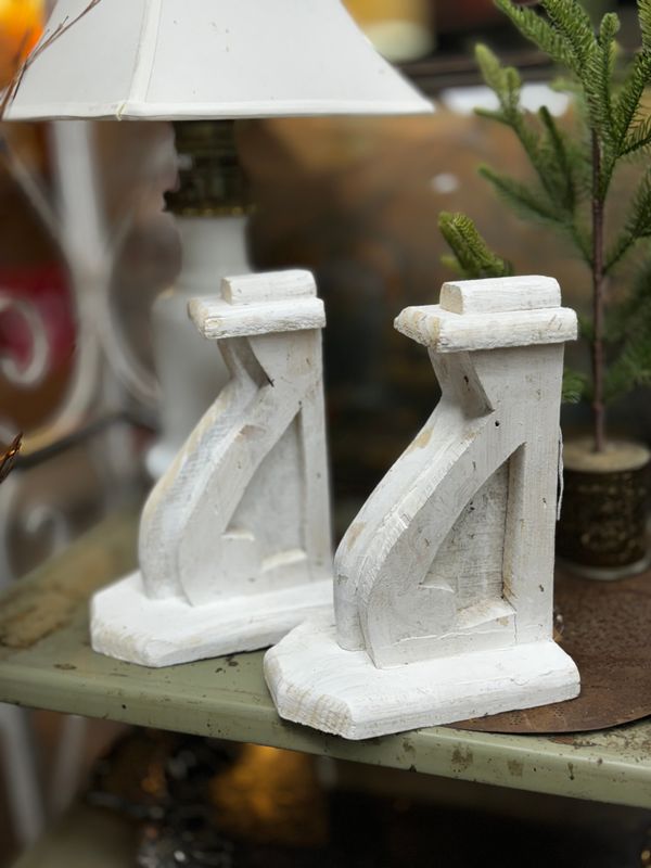 Small Corbel Pair