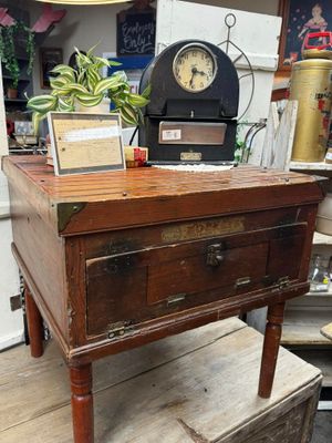 Vintage Buckeye Egg Incubator
