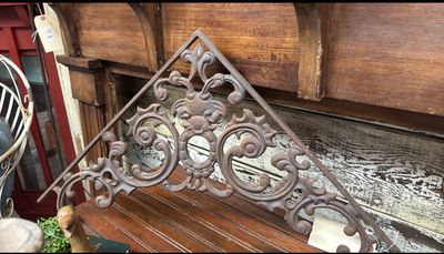 Metal Corbel