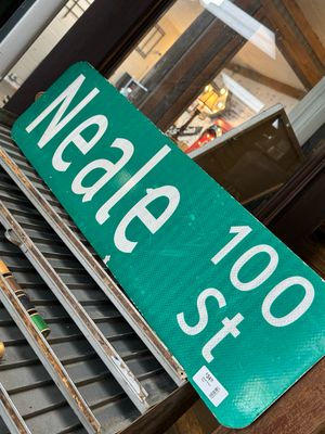 Neale Street Sign