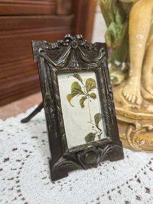 Victorian 1800s Frame