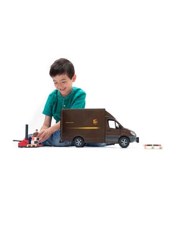 MB Sprinter UPS w driver and accessories