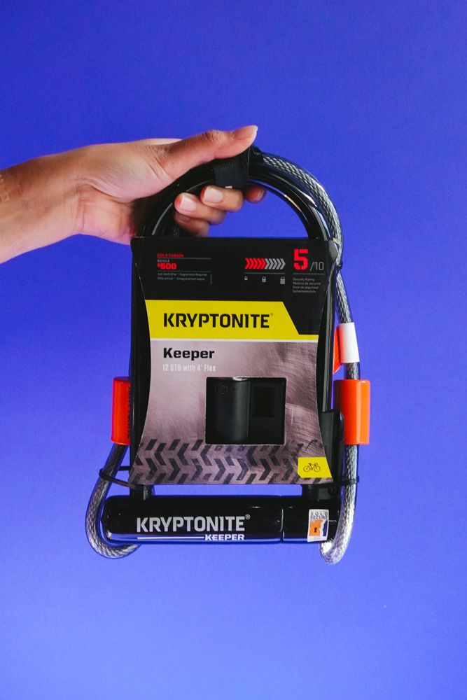 Kryptonite Keeper U-Lock - 4 x 8 Keyed Black Includes 4&#39; cable and bracket