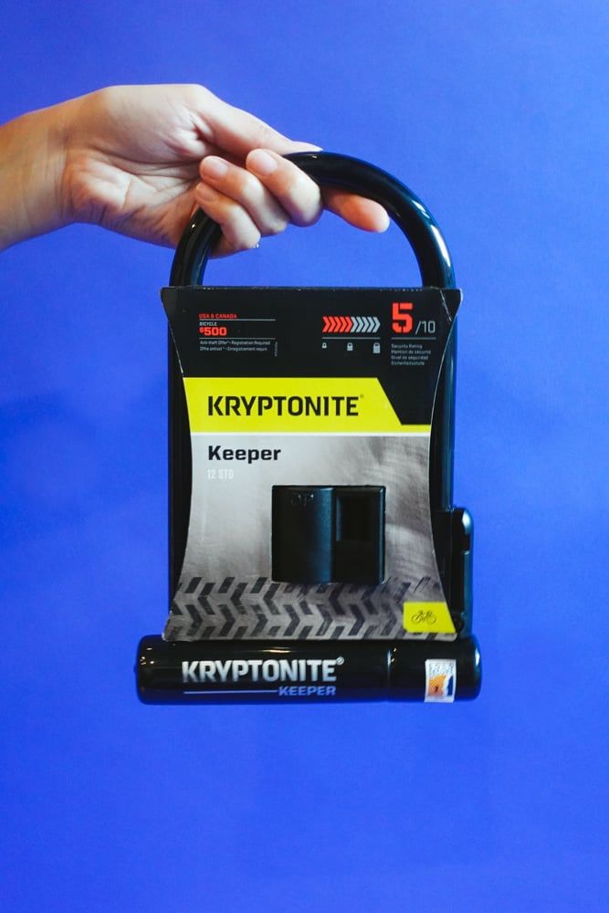 Kryptonite Keeper U-Lock - 4 x 8&quot;, Keyed, Black, Includes bracket