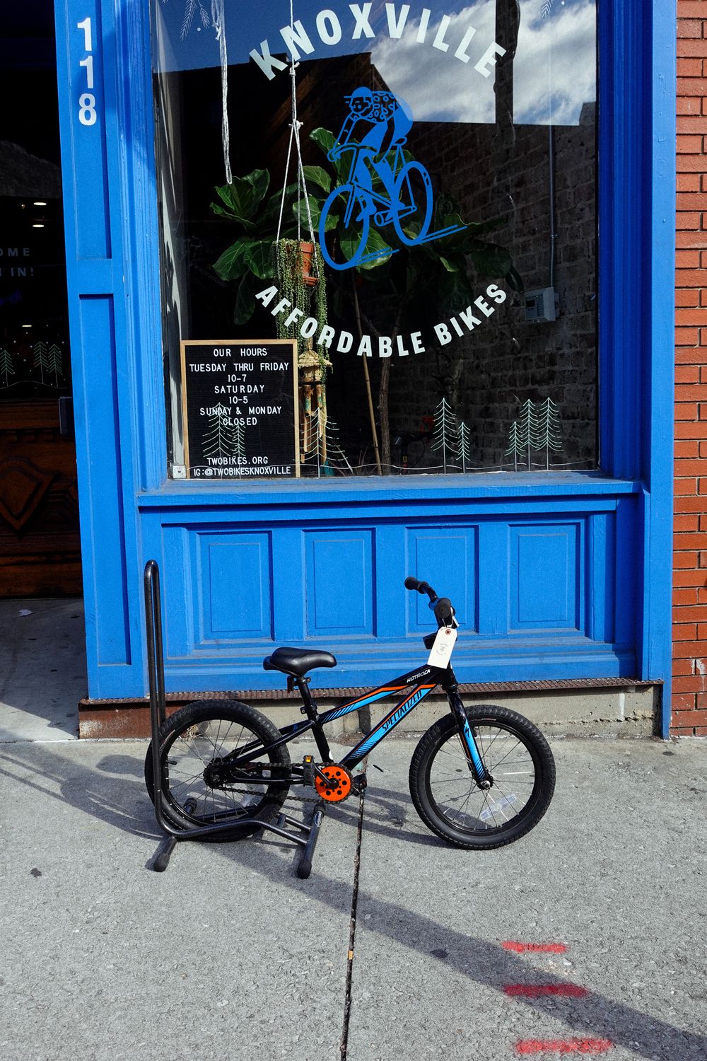 Specialized Hotrock (Black/Blue/Orange)