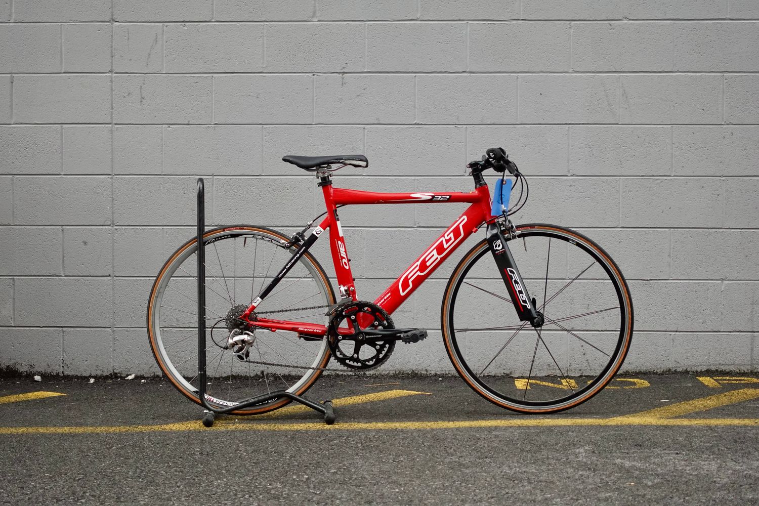 Felt S32 Tri (Red XS)
