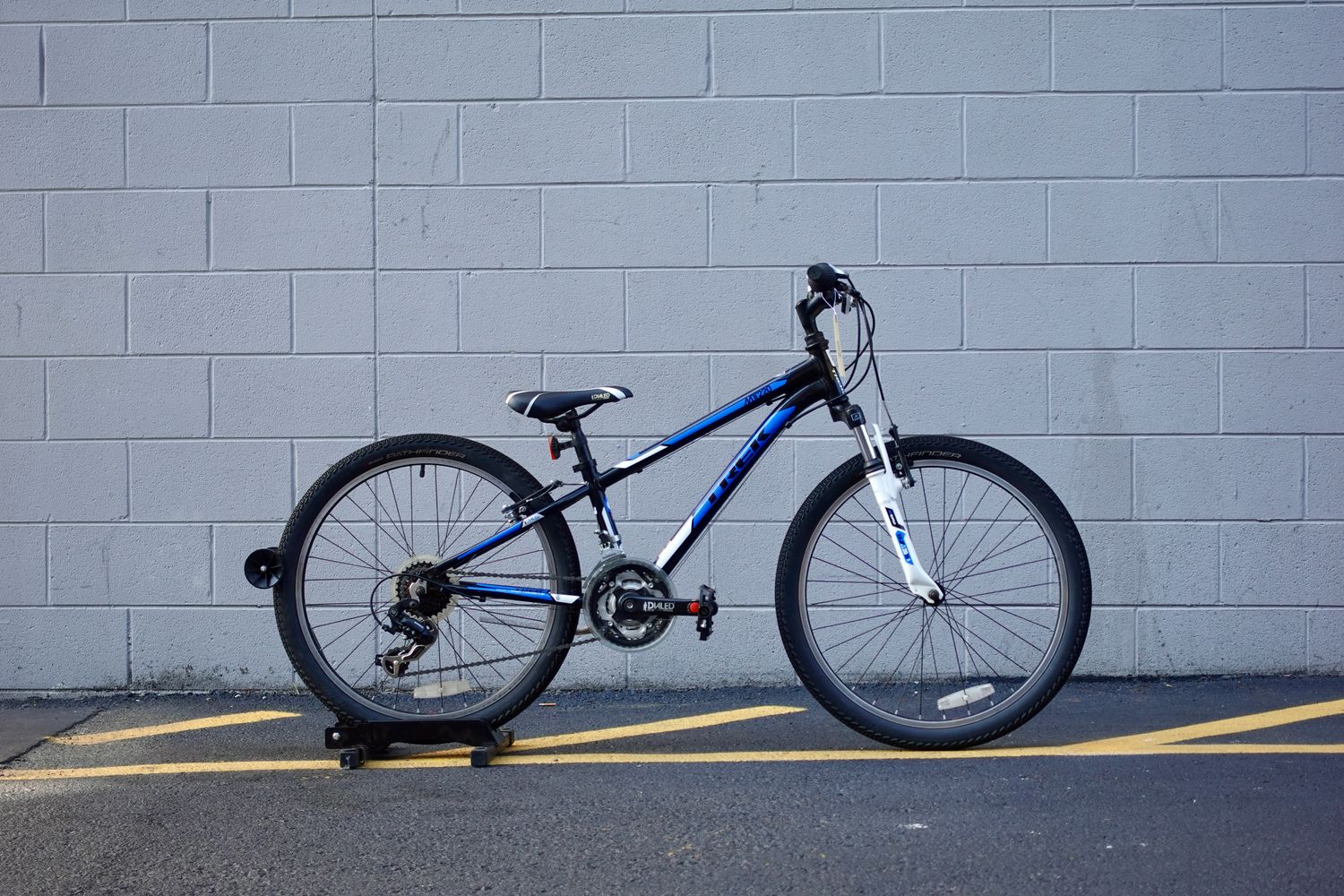 Trek MT220
