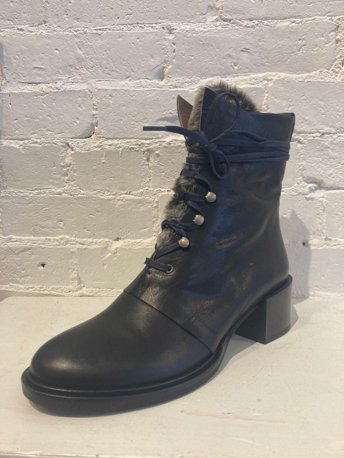 Coclico Mack black heeled boot