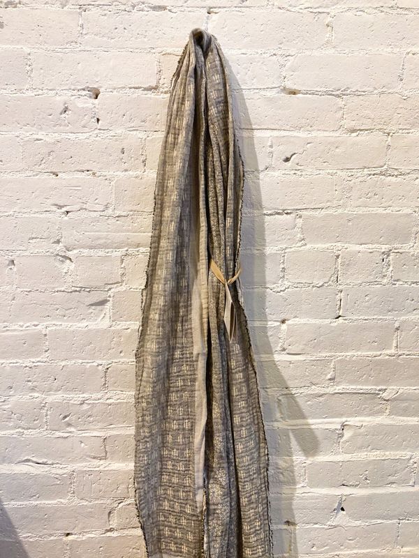 L&#39;étol Daphne Sable Scarf