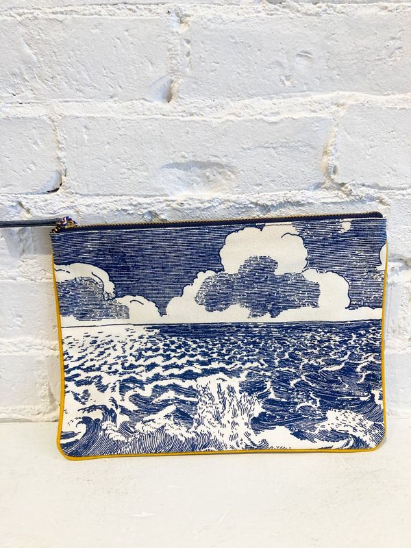 Inouitoosh La Mer Pouch- Blue