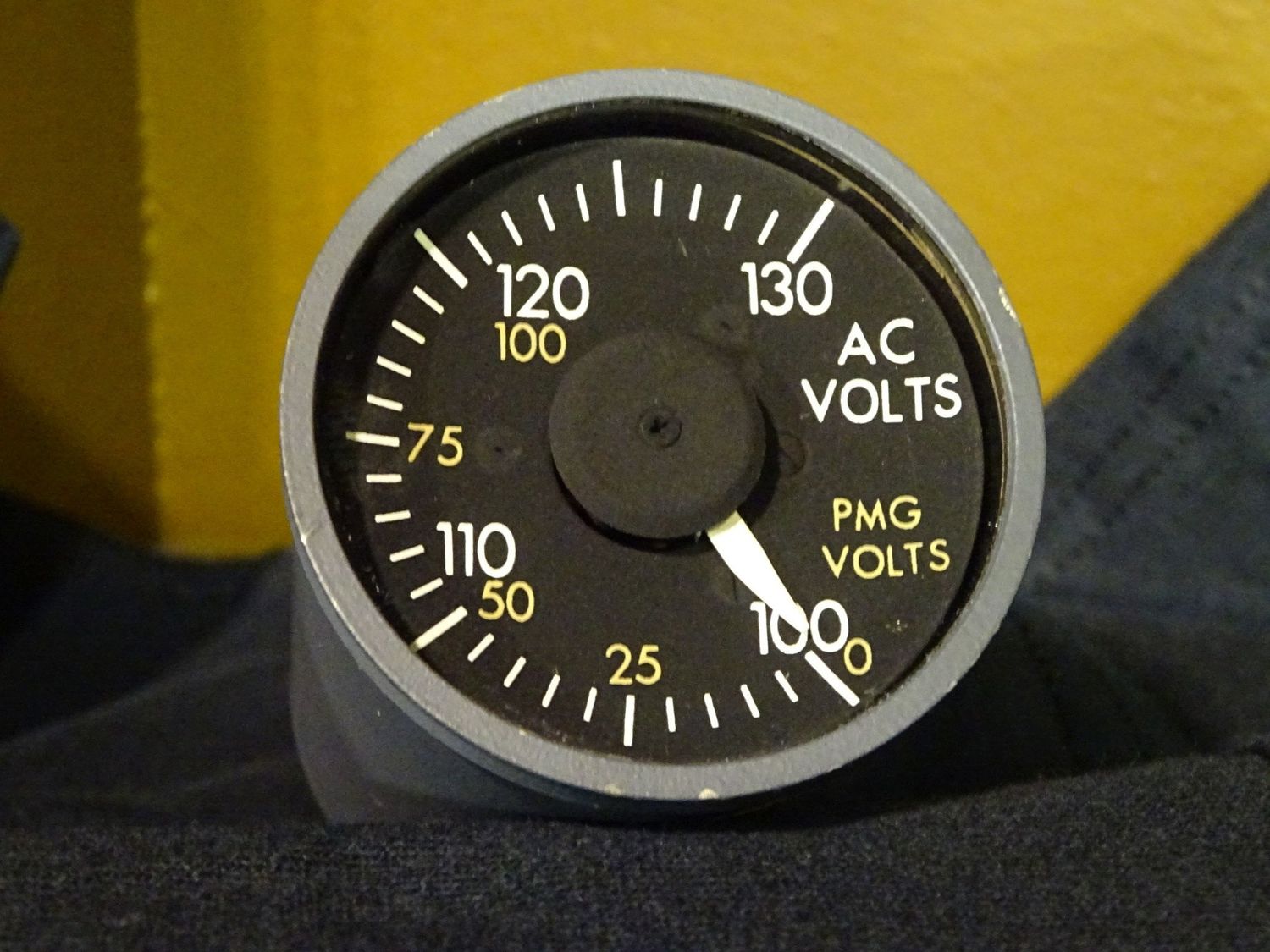 INDICATOR, VOLTMETER AC/PMG BOEING P/N 60B00113-3