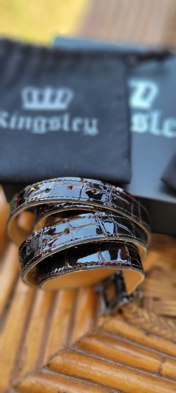 Spur Straps - 147 Croco Bril Castanho with Polished Black Buckles