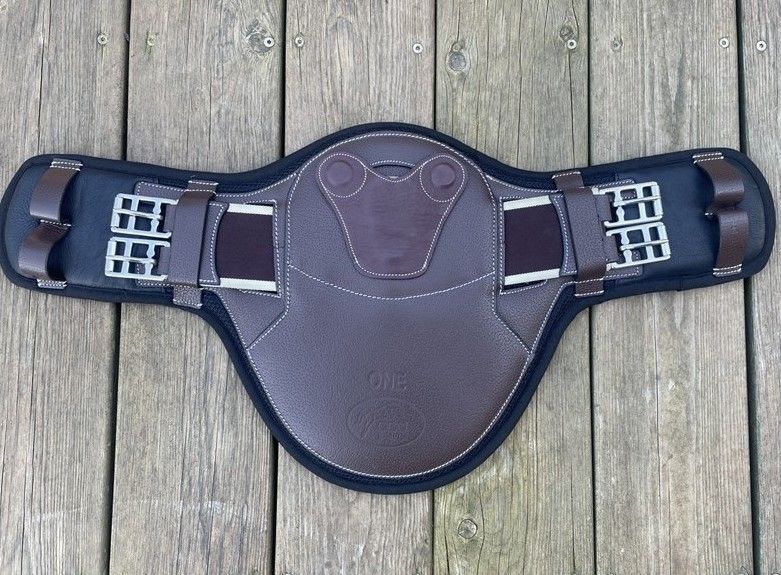 One Safety Short Stud Girth Hazelnut 70CM/ 28in