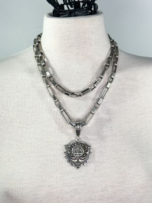 French Kande  DS2247 Silver Chain w/Bretagne Pendant 