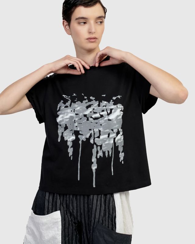 Alembika Graphic Tee - Black