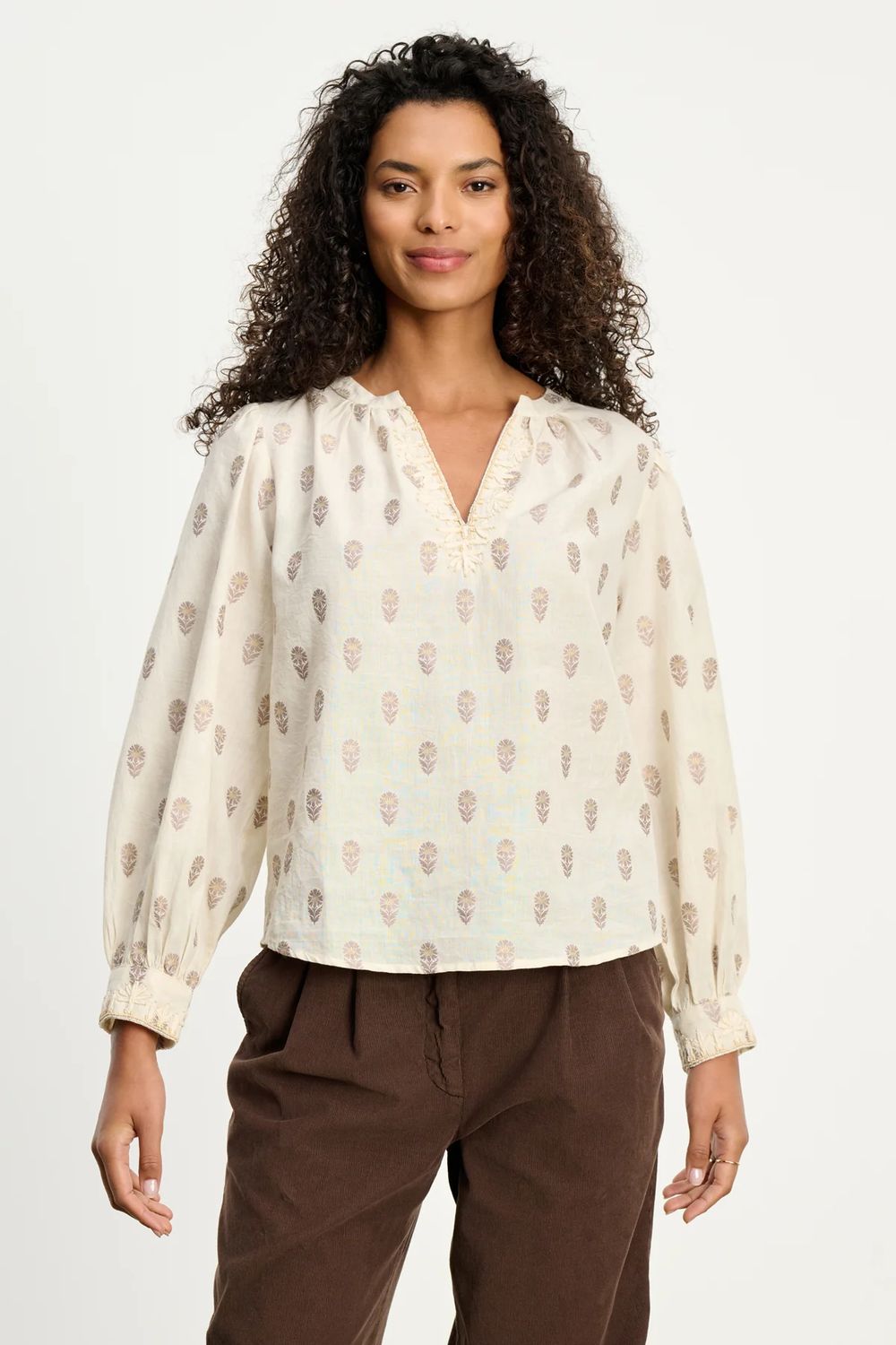 Velvet Ana Embroidery Blouse