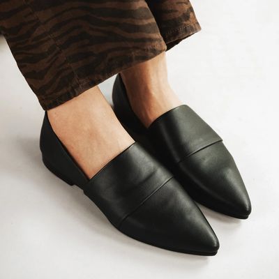 Poppy Barley Luxe Fit Flat - Black