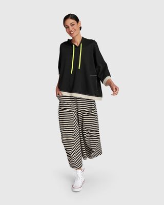Alembika UT110 Hooded Top Black