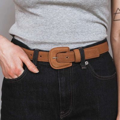 Poppy Barley Nouveau Belt Lion Suede