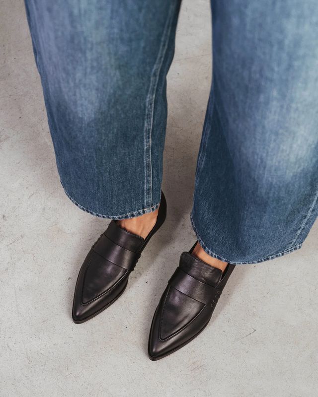 Poppy Barley Brio Loafer Black