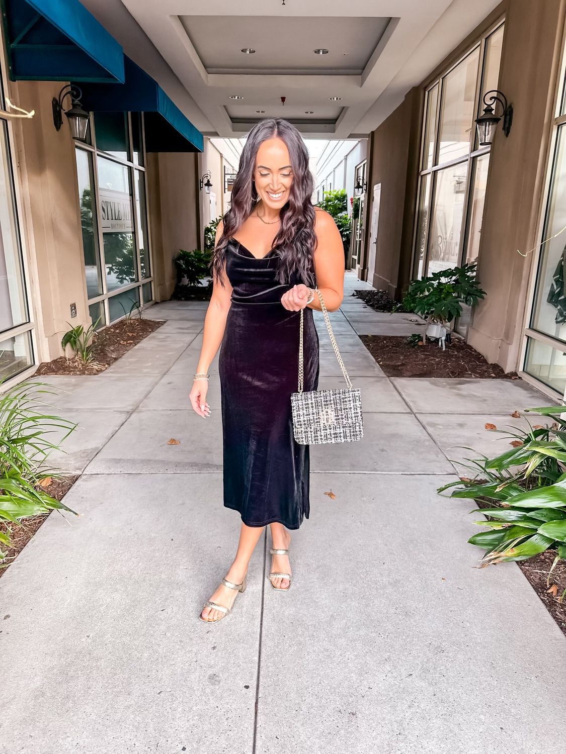 VelvetCowl Midi Dress - Black